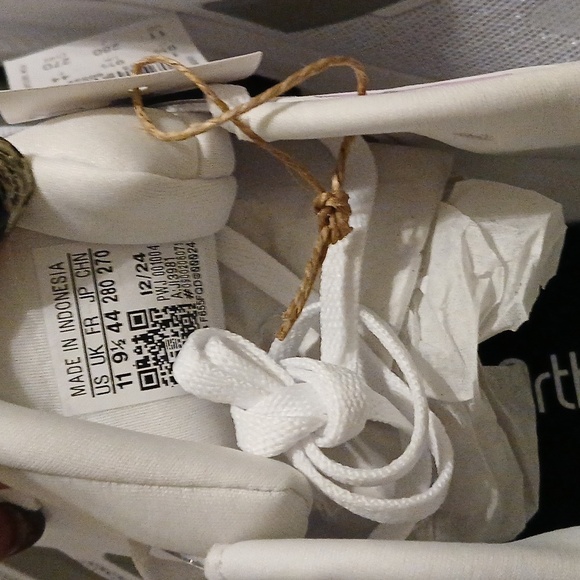 Adidas Women's White and Pink Running Shoes - Picture 2 of 7